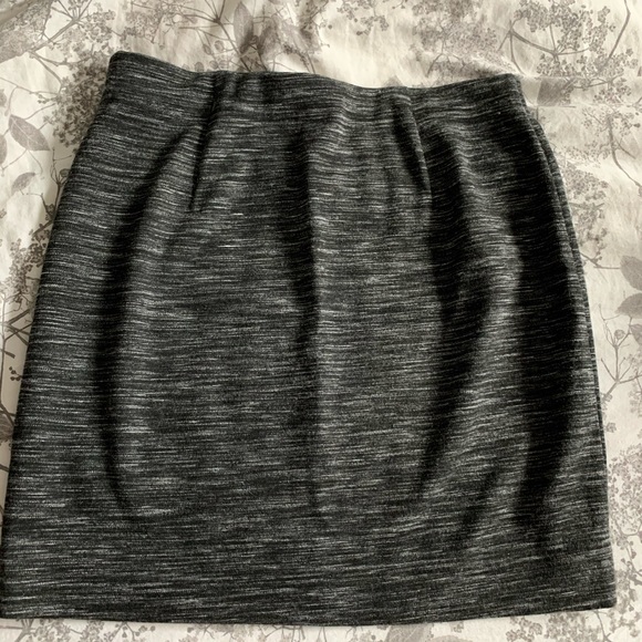 Dynamite Skirt - Picture 2 of 3